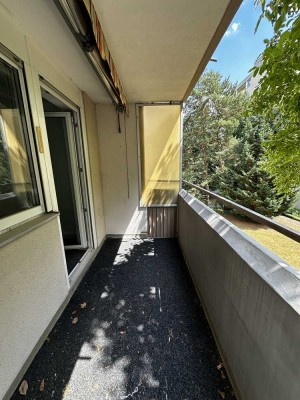 Gut geschnittene 2-Zimmer Wohnung mit Loggia in Röthenbach-West, sofort frei