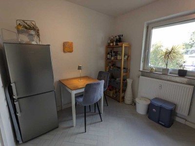kleine renovierte 2 Zimmer  Erdgeschoss-Wohnung in Zweifamilienhaus für Singels
