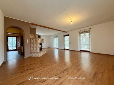 Freistehendes Einfamilienhaus mit Doppelgarage und Garten in Schwebheim