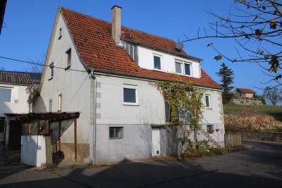 Wohnhaus mit landwirtschaftlichem Anwesen und großem Grundstück in Igersheim zu verkaufen
