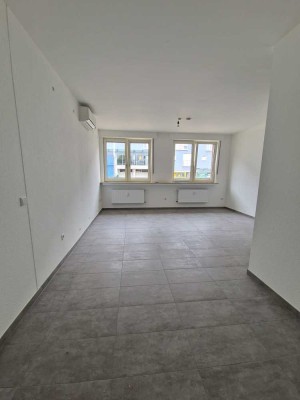 Erstbezug nach Komplettsanierung, sonniges Apartment