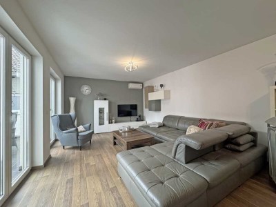 Zweifamilienhaus mit großzügiger Maisonettewohnung und Mieteinnahmen