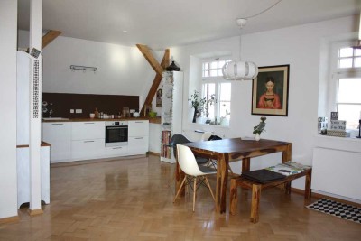 2-Zimmer Maisonette mit edler Innenausstattung für den Single mit gehobenem Anspruch