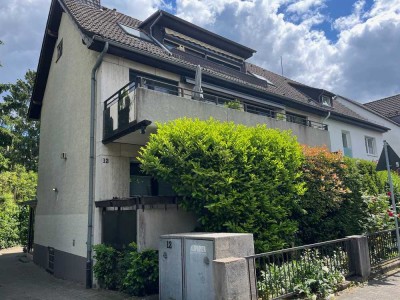 Tolle 4 Zimmerwohnung mit neuer EBK, 2 Balkonen und Stellplatz am Dornbusch
