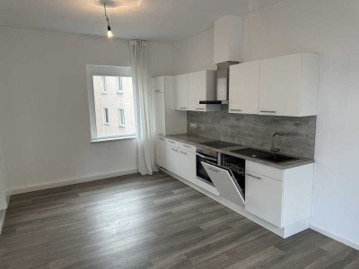 Wunderschöne 2-Zimmer-Wohnung mit Einbauküche und Balkon in Toplage nahe der Residenz