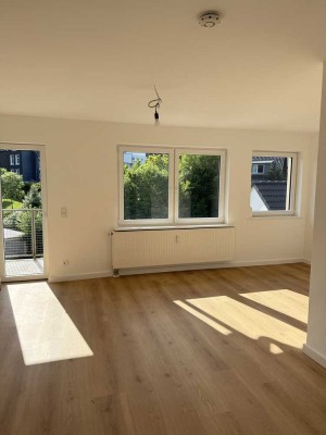 Frisch sanierte, lichtdurchflutete 3-Zimmer-Wohnung mit Balkon& Stellplätzen in Wuppertal-Ronsdorf