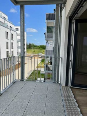 Sonnige attraktive Wohnung mit Balkon, Aufzug, u.v.m.