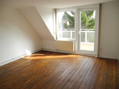 Helle, sonnige, zentrale 2-Zi-DG-Whg mit gr. Südterasse