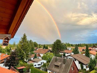 Stilvolle, neuwertige 3-Raum-DG-Wohnung mit gehobener Innenausstattung mit EBK in Deisenhofen