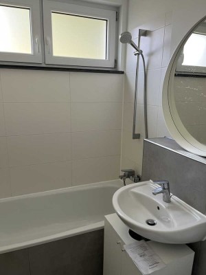 Erstbezug nach Sanierung mit Balkon: Exklusive 3-Zimmer-Wohnung in Wolfenbüttel