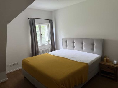 3 Monate befristet & möbliert - 5-Zimmer-Reihenhaus, geh. Innenausstattung & EBK in Berlin Tegel