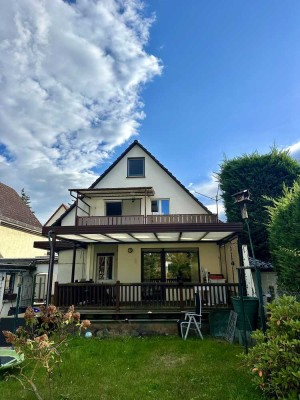 Einfamilienhaus / Mehrgenerationenhaus mit großem Garten in familiärer Lage - Darmstadt-Eberstadt