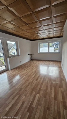 Helle 3,5-Zimmer Erdgeschosswohnung mit Balkon in Wembach