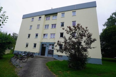 Helle 3 Zimmer Wohnung mit Balkon in ruhiger Lage