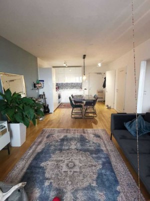 Stilvolle, sanierte 1,5-Zimmer-Wohnung mit Einbauküche in Selb