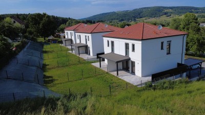 NEUE PREISE! Moderne Doppelhaushälfte in Pinkafeld