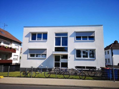 Top auch für WGs: Frisch sanierte, gut geschnittene 2 Zimmer-Wohnung, Nähe JLU & THM, Aulweg 7, G...