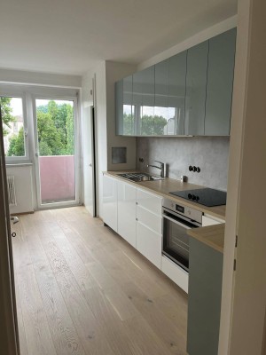 Modernisierte 4-Zimmer-Wohnung mit zwei Balkonen - ideal für Familien oder Wohngemeinschaften