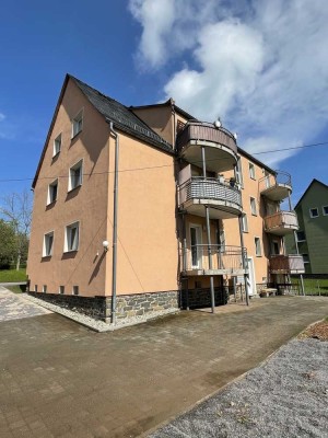 Sonnige Wohnung mit Balkon und Blick ins Grüne