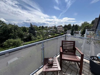 Provisionsfrei * freiwerdend * charmante 4- Zimmerwohnung in Engelsdorf mit Südbalkon und Garage