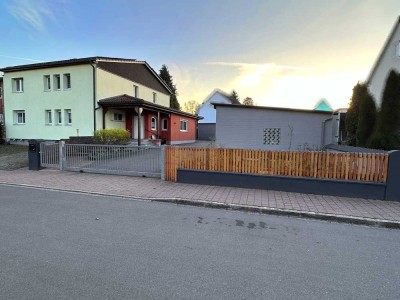 Leben u. Arbeiten vereint. Provisionsfreie DHH energetisch saniert/6 Garagen/Werkstatt