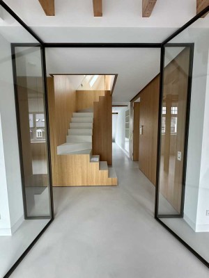 Erstklassige Maisonette-Wohnung in repräsentativem Altbau aus der Gründerzeit