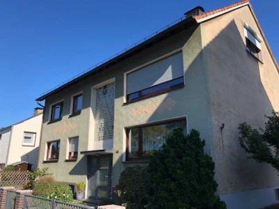 Attraktives Wohnen im Hochparterre - Wohnküche, neues Bad mit Fenster, Duschwanne / Einbauschrank