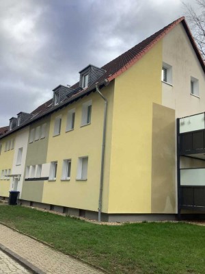 Renovierte 3 Zimmer im Erdgeschoss mit Einbauküche und Balkon