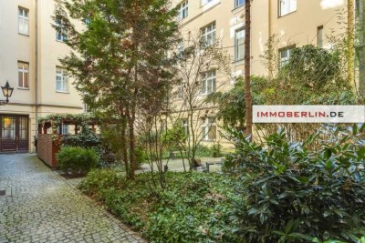 IMMOBERLIN.DE - Ruhige Toplage! Einladende Altbauwohnung beim Savignyplatz