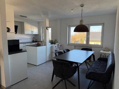 Renovierte 4,5 Zimmer-Wohnung mit Einzelgarage und Stellplatz in Tamm Hohenstange