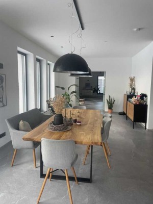 Moderne exklusive Mietwohnung mit 300 qm Garten demnächt zu vermieten