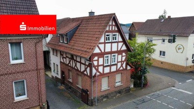 Charmantes Familienhaus mit Fachwerkflair, Nebengebäude, Scheune & Garage