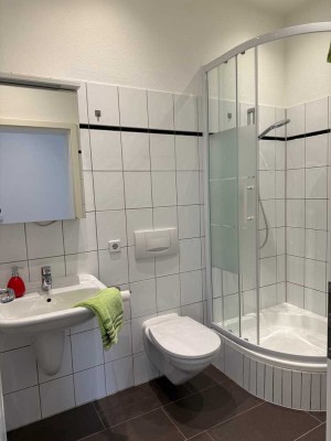 +++Für Singles oder junge Paare - Charmantes Dachgeschoss mit Duschbad+++