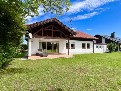 MODERNISIERTES EINFAMILIENHAUS MIT EINLIEGERWOHNUNG ! DACH ERNEUERT ! TOP LAGE
