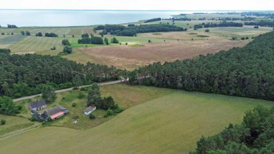 Naturnahes Wohnen auf großem Grundstück: Genießen Sie die Freiheit und Weite dieses Vierseitenhofs