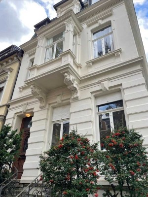 Stilvolle möblierte Hochparterre-Wohnung im Herzen des Bonner Musikerviertels mit Gartennutzung!