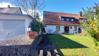 Charmante Doppelhaushälfte mit Garten und Garage – ideal für Familien in Fürstenfeldbruck