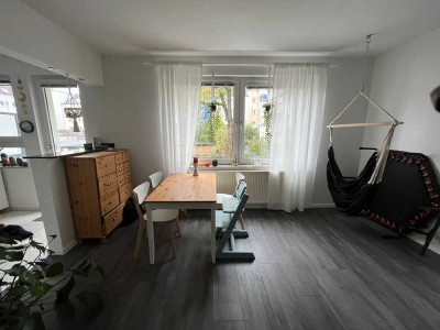 Vollständig renovierte 2,5-Zimmer-Wohnung mit Balkon und EBK in Essen zur Untermiete (2,5 Jahre)