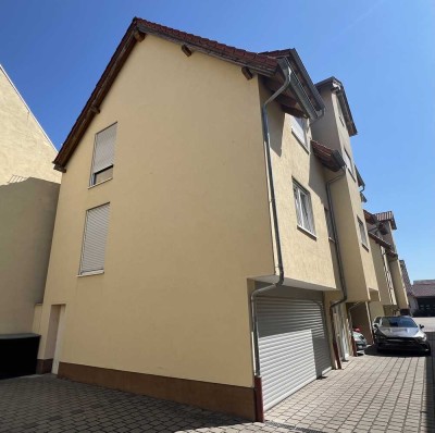 *OHNE PROVISION* Charmante 3-Zi.-Wohnung inkl. 91m² Wohnfl., 2x Stellplatz, Balkon, 2x Abstellraum