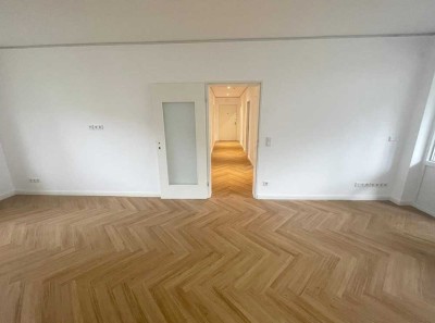 Großzügige 5-Zimmer-Wohnung mit Balkon – hochwertig saniert & bezugsbereit!