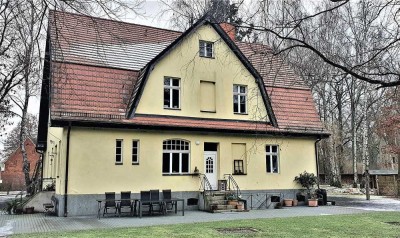 Landhausvilla mit zwei Wohneinheiten