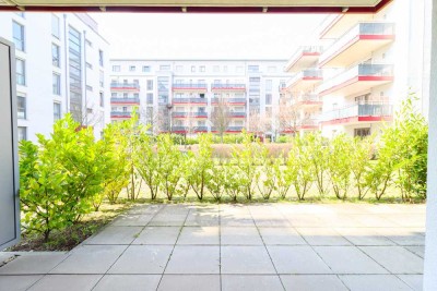 Lichtdurchflutete Eleganz mit Terrasse: Stilvolle 3-Zi.-Wohnung im Erdgeschoss mit Komfort-Ausstattu