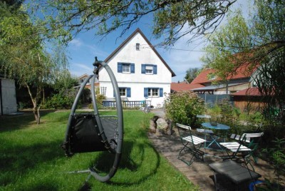 Charmantes Stadthaus mit Schwimmteich und traumhaftem Garten