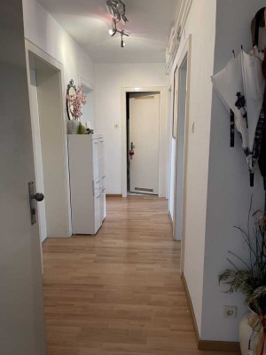 Ruhige, helle 3-Zimmer-Wohnung mit Balkon, in Bahnhofsnähe