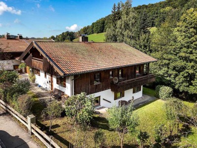 Einfamilienhaus mit Einliegerwohnung  und großem Garten