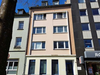 3-Zimmer-Wohnung mit Einbauküche neben Rolandapotheke