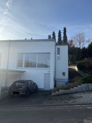 Moderne Doppelhaushälfte in ruhiger Lage am Schönberg