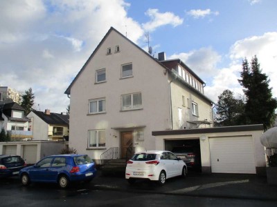 Süße kleine Dachgeschosswohnung im Klinikviertel mit Einbauküche