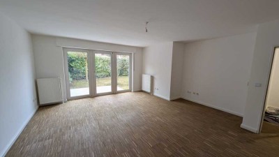 Frisch renovierte, barrierefreie 2-Zimmer-Wohnung (76qm) mit Garten & zwei Terrassen