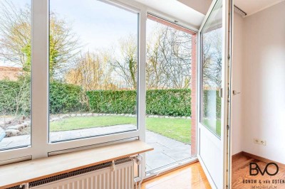 Teilmöbliert ! Charmant und großzügig !
Bezugsfreies Reihenendhaus mit Option zur Einliegerwohnung.